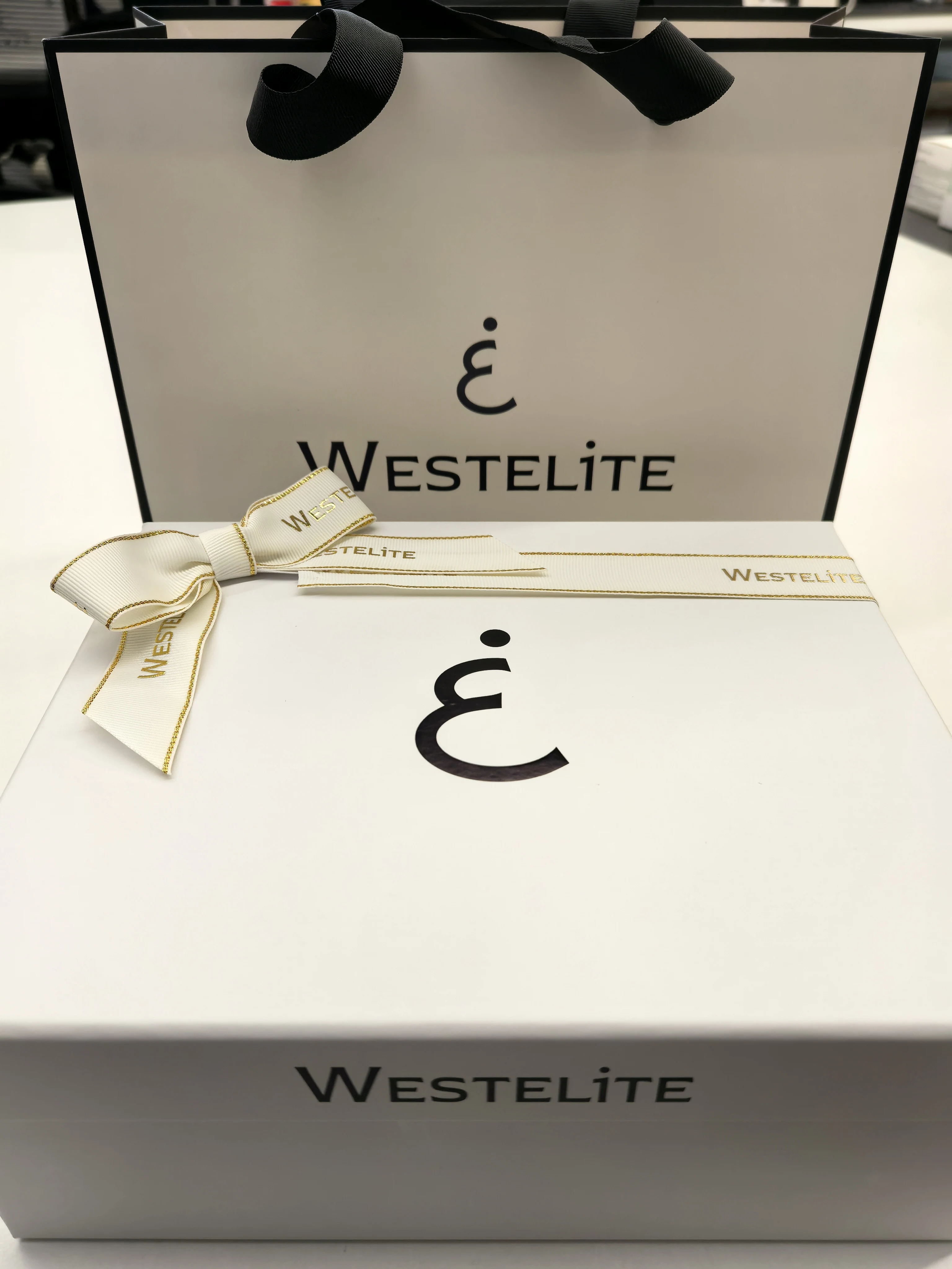Westelite Serum Oil and Camellia Anti-agingCream Gift box packaging