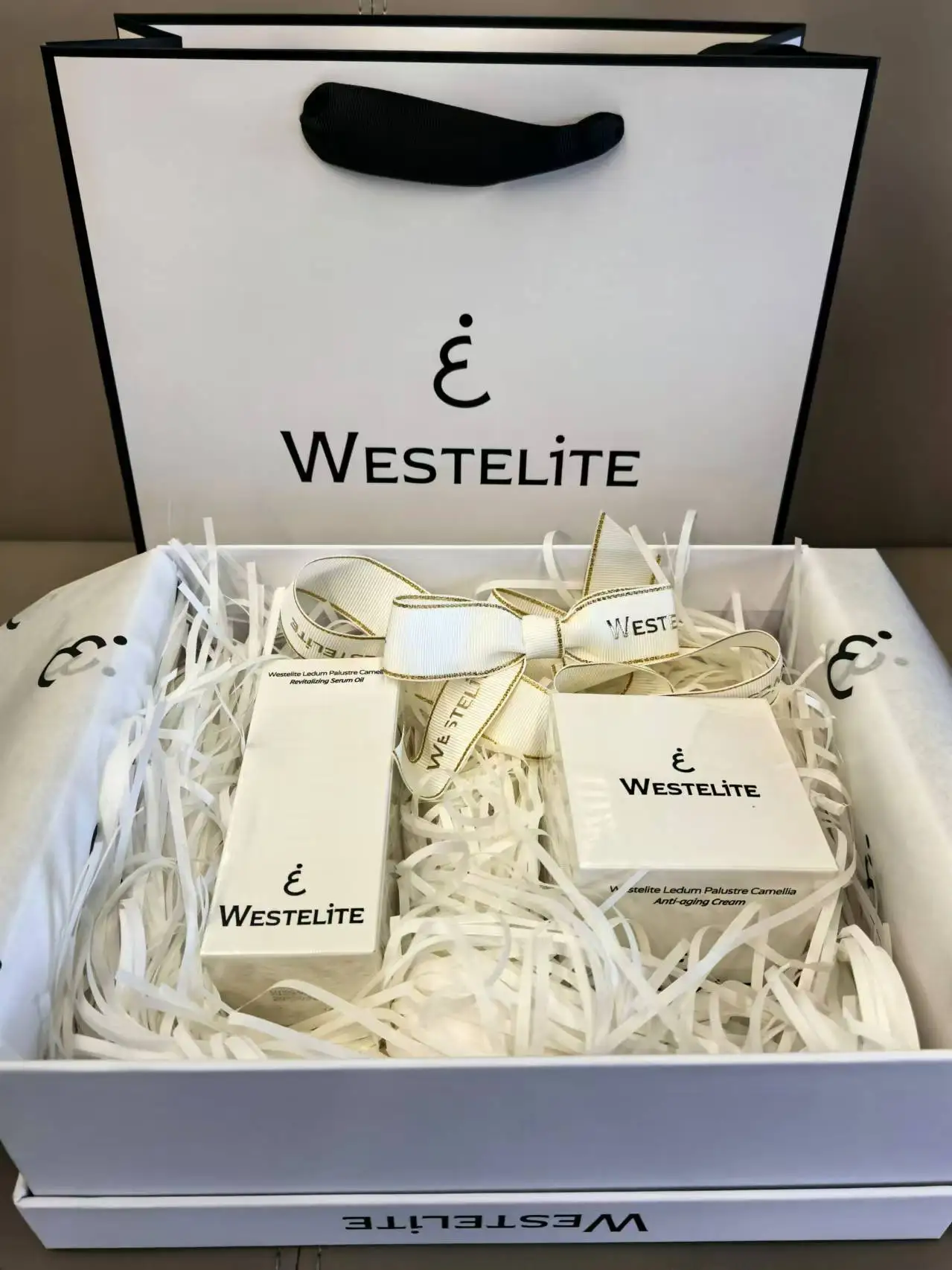 Westelite Serum Oil and Camellia Anti-agingCream Gift box packaging