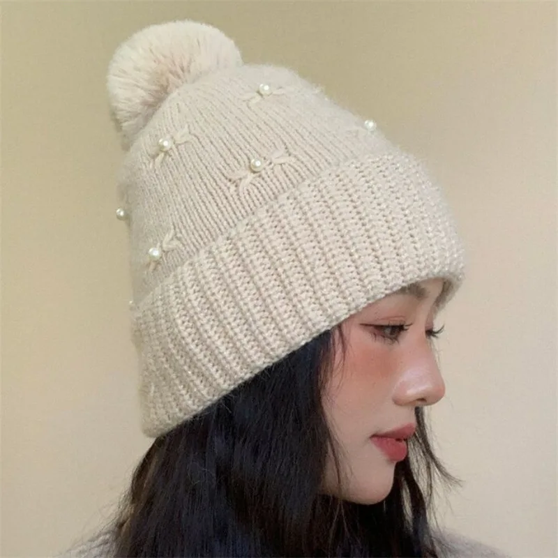 High Quality Wholesale Women Winter Rhinestone Beanie Hat with Fur Pom Pom Thickened Pearl Decoration Winter Knitted Beanie