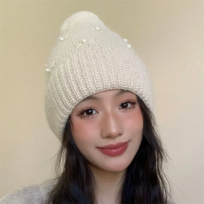 High Quality Wholesale Women Winter Rhinestone Beanie Hat with Fur Pom Pom Thickened Pearl Decoration Winter Knitted Beanie