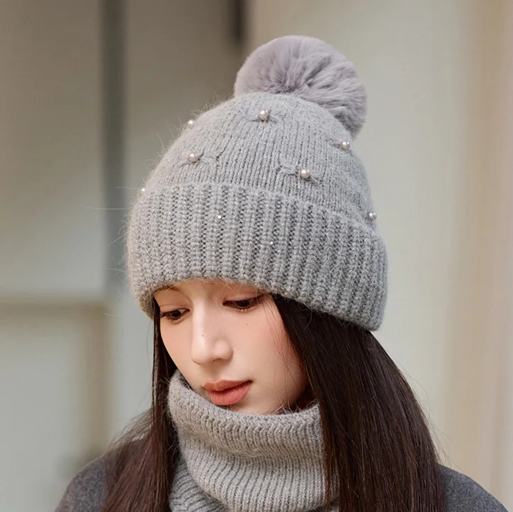 High Quality Wholesale Women Winter Rhinestone Beanie Hat with Fur Pom Pom Thickened Pearl Decoration Winter Knitted Beanie