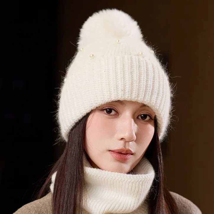 High Quality Wholesale Women Winter Rhinestone Beanie Hat with Fur Pom Pom Thickened Pearl Decoration Winter Knitted Beanie