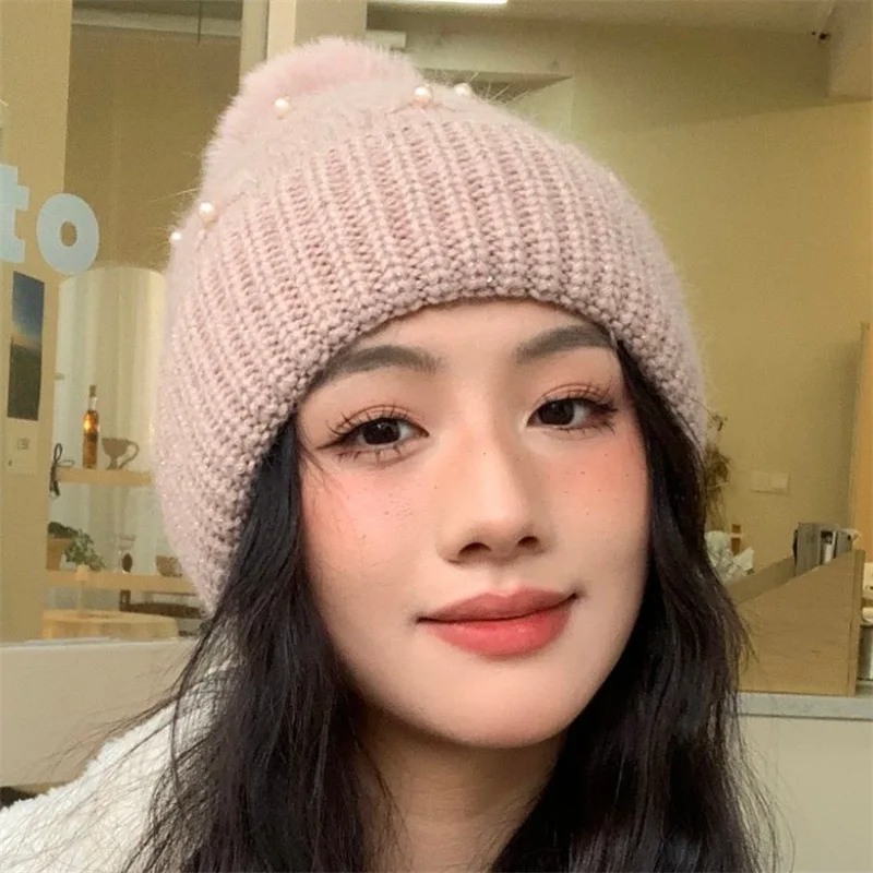 High Quality Wholesale Women Winter Rhinestone Beanie Hat with Fur Pom Pom Thickened Pearl Decoration Winter Knitted Beanie