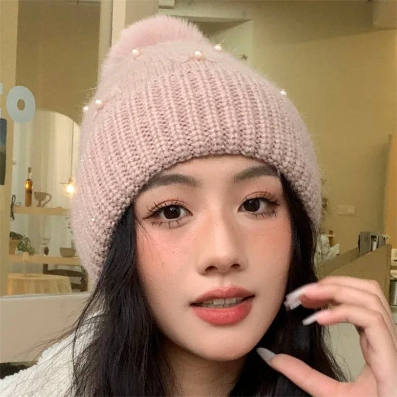 High Quality Wholesale Women Winter Rhinestone Beanie Hat with Fur Pom Pom Thickened Pearl Decoration Winter Knitted Beanie