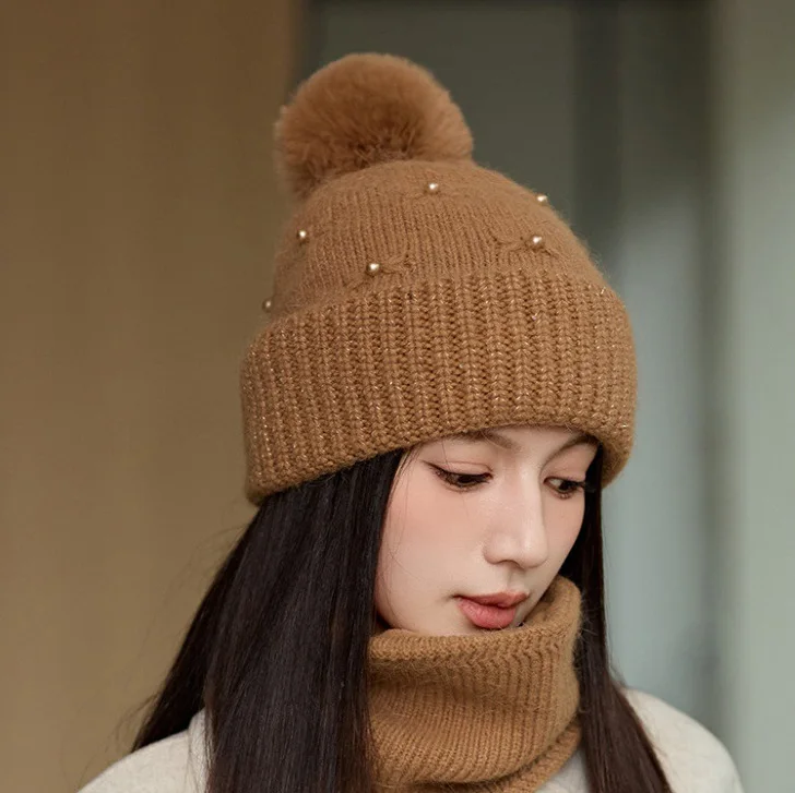 High Quality Wholesale Women Winter Rhinestone Beanie Hat with Fur Pom Pom Thickened Pearl Decoration Winter Knitted Beanie