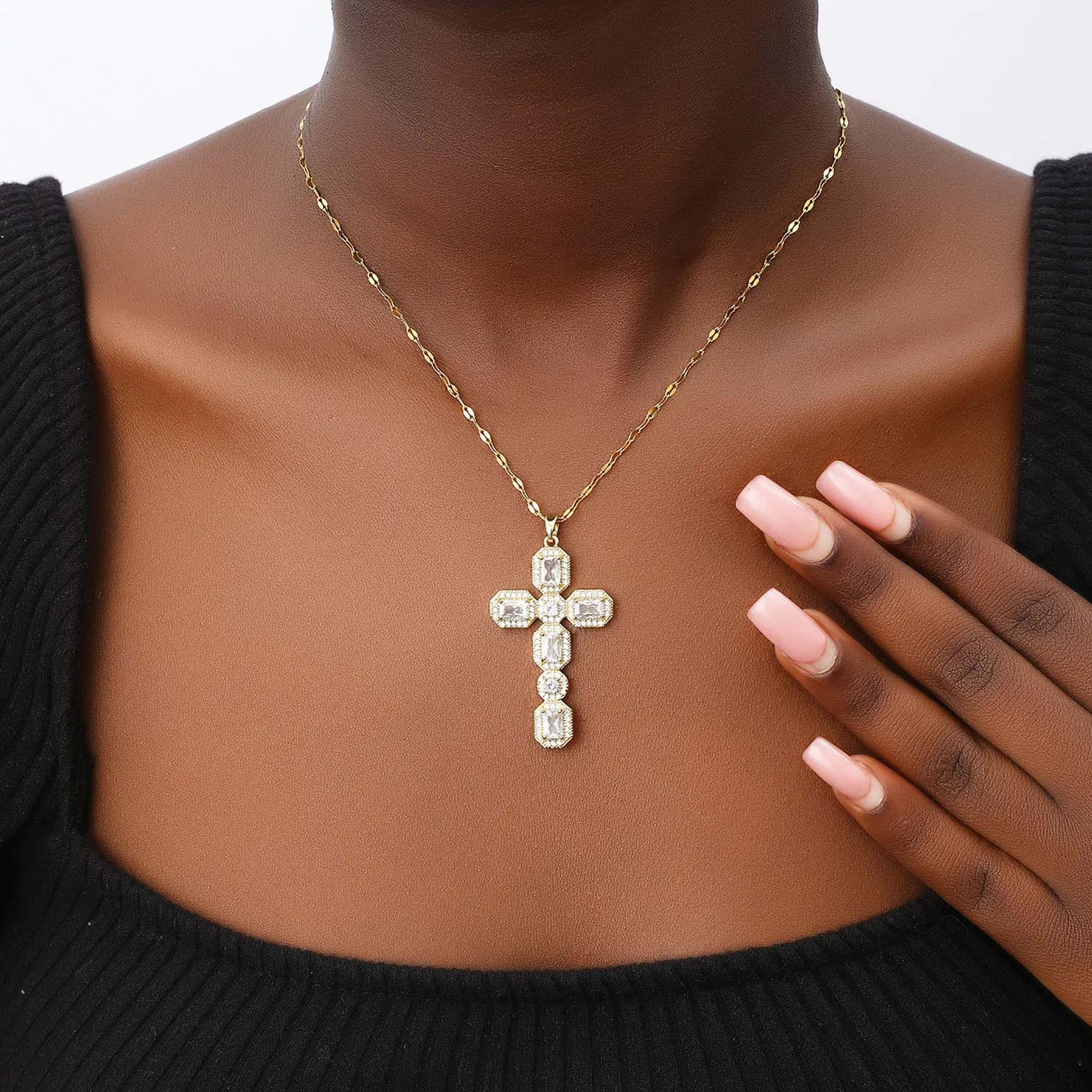 High Quality Jewelry 18k Gold Plated Cross Lip Chain Necklace Colorful Iced Out Cubic Zircon Cross Pedant Necklace for Women