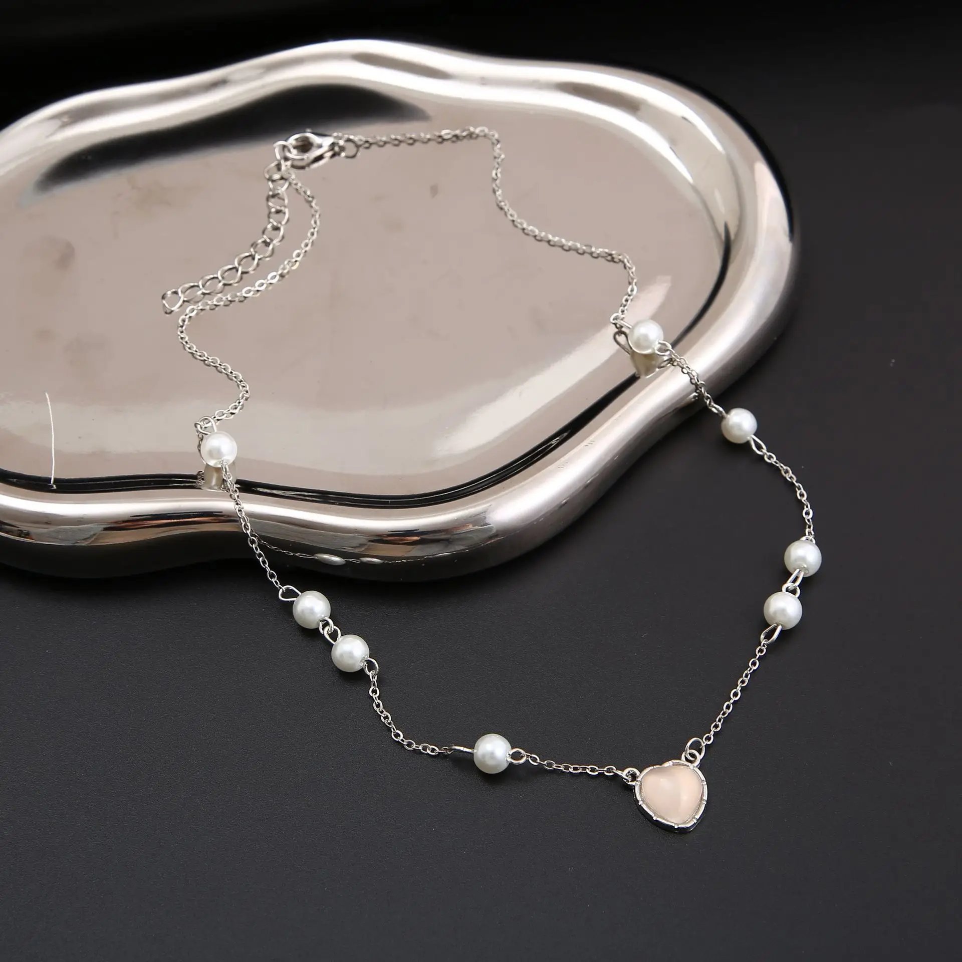 New Pink Girl Love Pearl Necklace Women's Light Luxury Niche Premium Plated Layered Chain Versatile and Sweet Clavicle Necklace