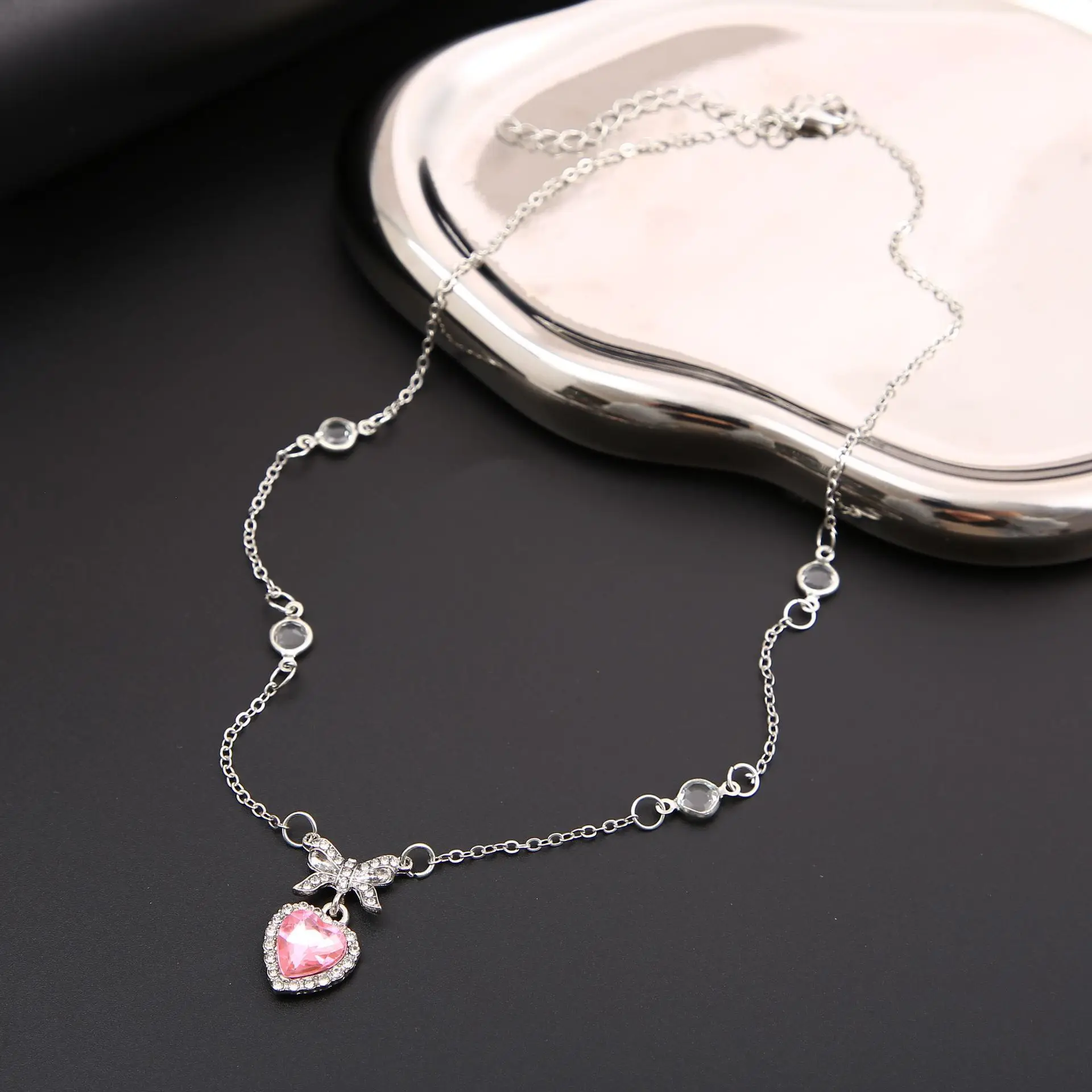 New Pink Girl Love Pearl Necklace Women's Light Luxury Niche Premium Plated Layered Chain Versatile and Sweet Clavicle Necklace