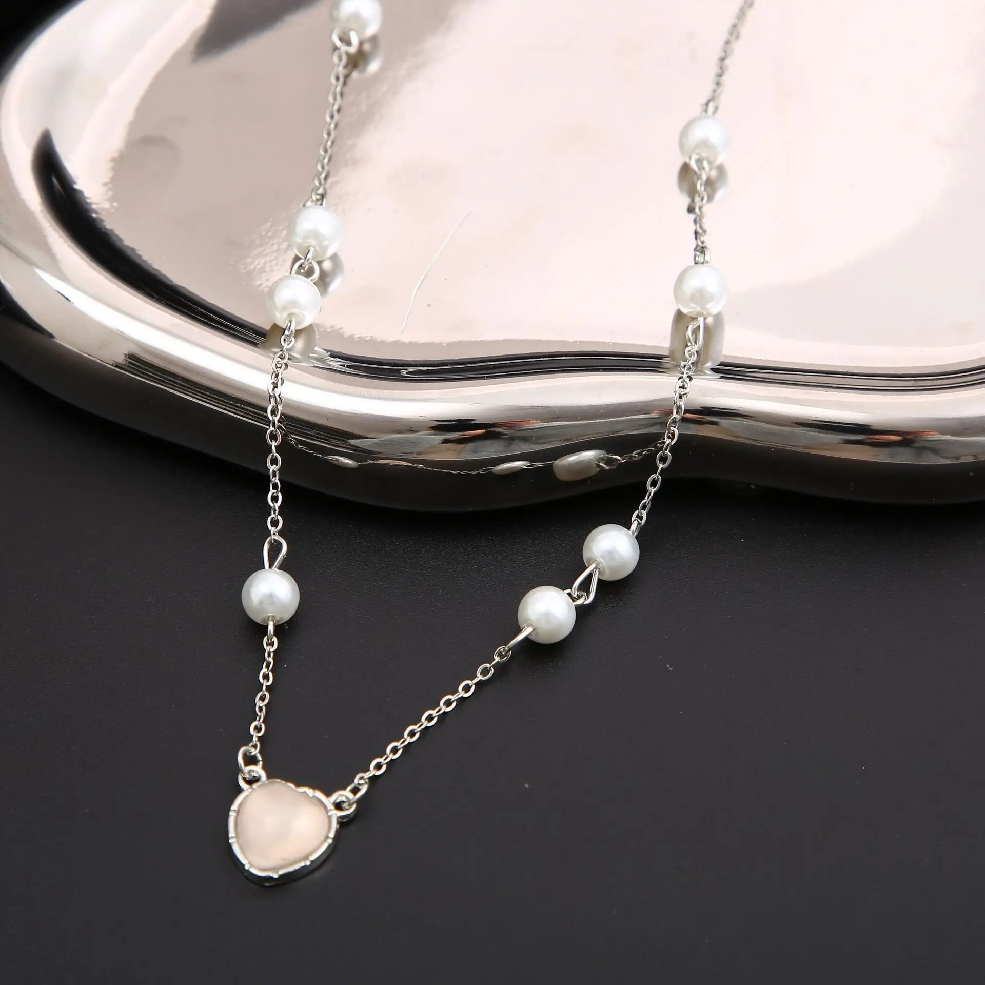 New Pink Girl Love Pearl Necklace Women's Light Luxury Niche Premium Plated Layered Chain Versatile and Sweet Clavicle Necklace