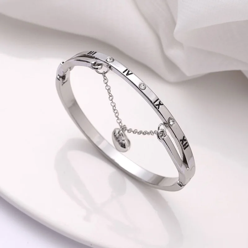 Classic Heart Roman Bracelet Digital Bangle Bracelet Rhinestone Letter Heart Charm Bracelet Cuff Simple Trendy Jewelry for Women
