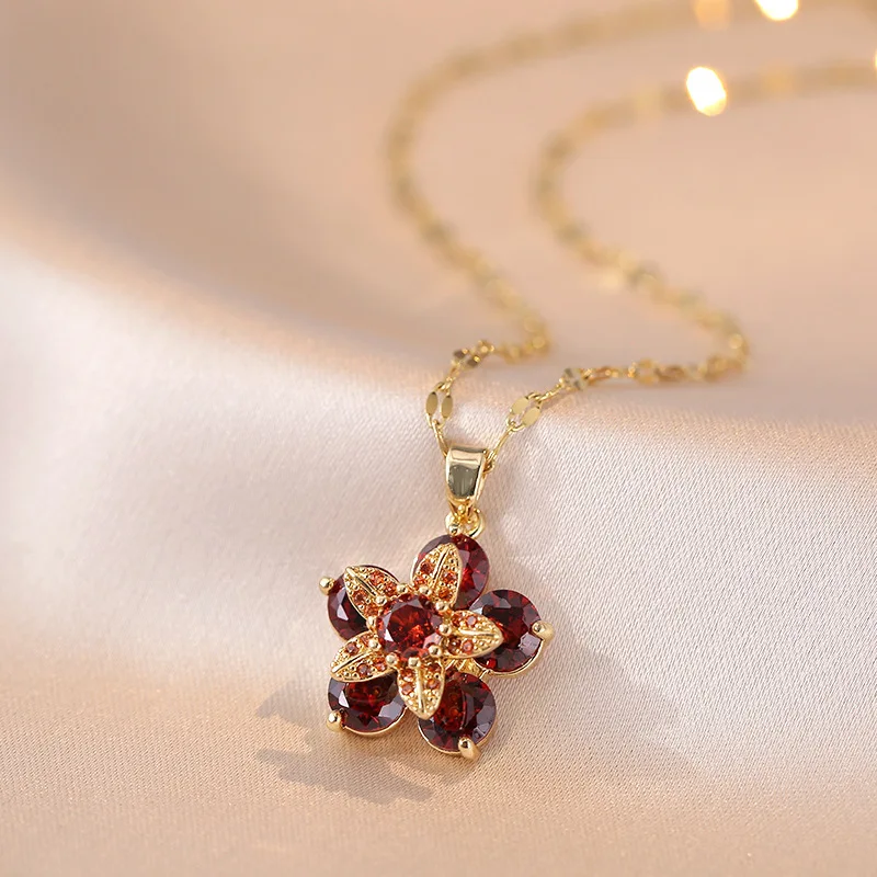 Light Luxury Stainless Steel Flower Shaped Pendant Rotating Cubic Zircon Chain Necklace Pink Diamond Flower Necklace for Women