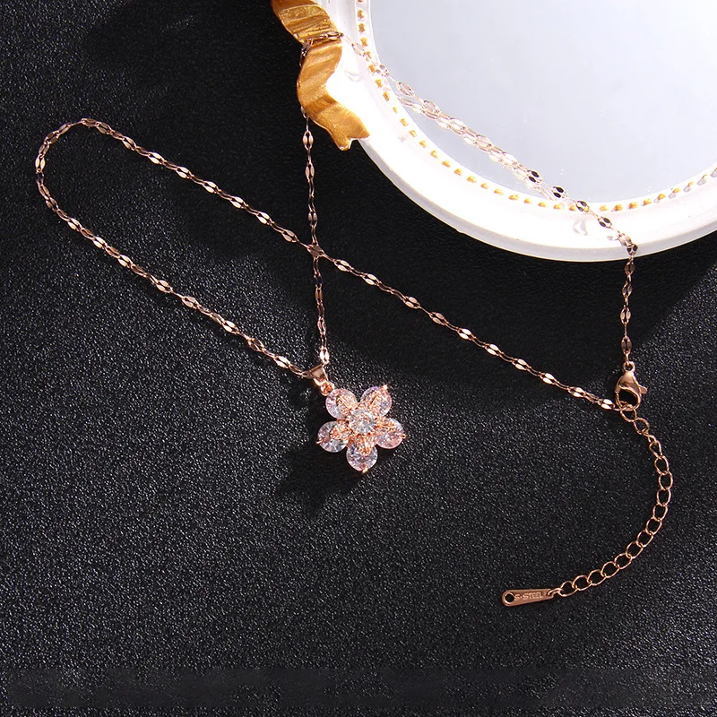 Light Luxury Stainless Steel Flower Shaped Pendant Rotating Cubic Zircon Chain Necklace Pink Diamond Flower Necklace for Women