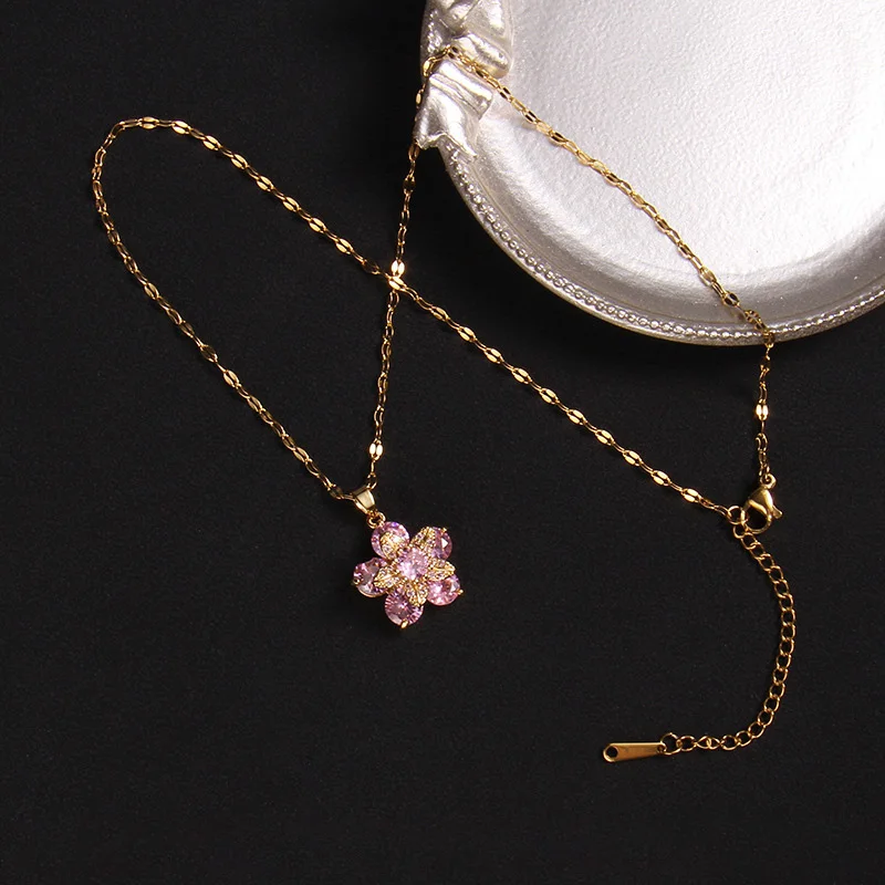 Light Luxury Stainless Steel Flower Shaped Pendant Rotating Cubic Zircon Chain Necklace Pink Diamond Flower Necklace for Women