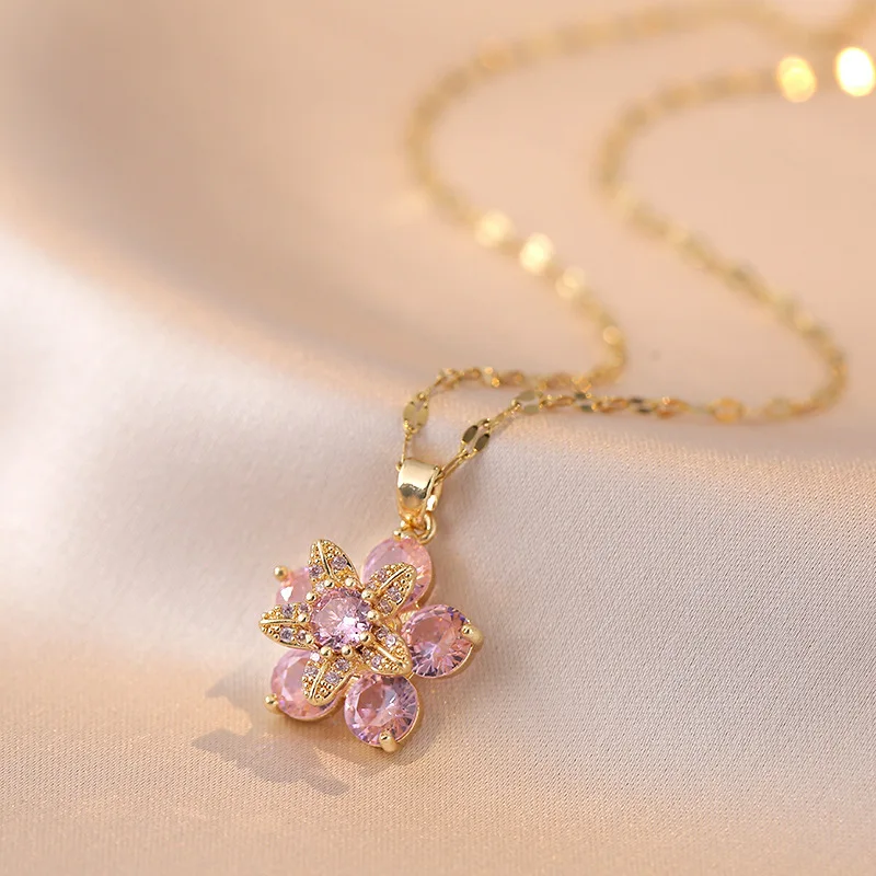 Light Luxury Stainless Steel Flower Shaped Pendant Rotating Cubic Zircon Chain Necklace Pink Diamond Flower Necklace for Women