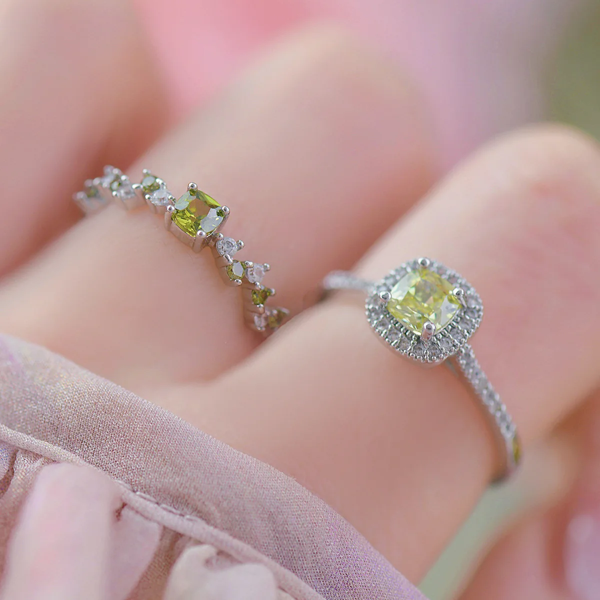 Women's Luxury Open Ring Exquisite Fashionable Design Olive Green Goose Yellow Zircon Full Diamond Main Silver Engagement