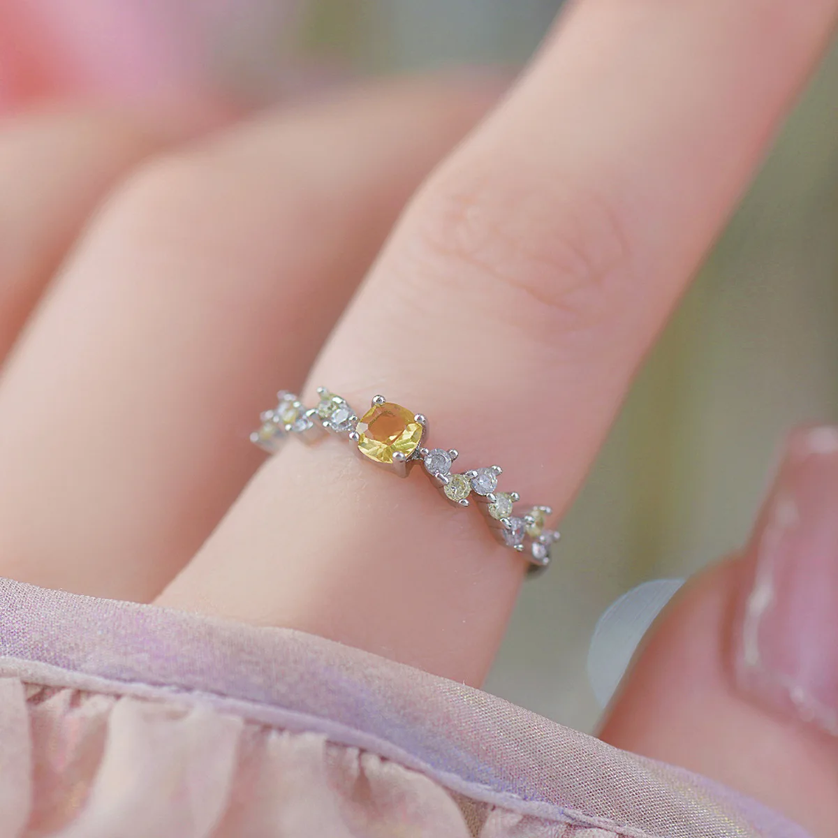 Women's Luxury Open Ring Exquisite Fashionable Design Olive Green Goose Yellow Zircon Full Diamond Main Silver Engagement