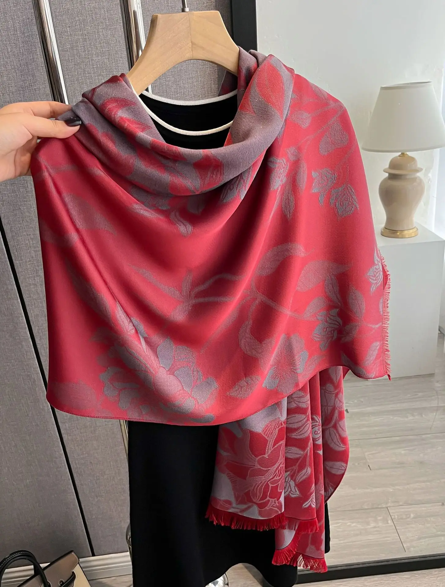 Women's Elegant Double-Sided Floral Design Tencel Cotton and Polyester Wrap Simple Atmospheric Warm Shawl Cloak for Commuting