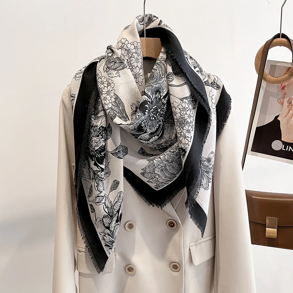 2025 Spring Summer New Fashion Designer Customized Printed Square Scarf for Women Flower Pattern Beach Sunscreen Shawl