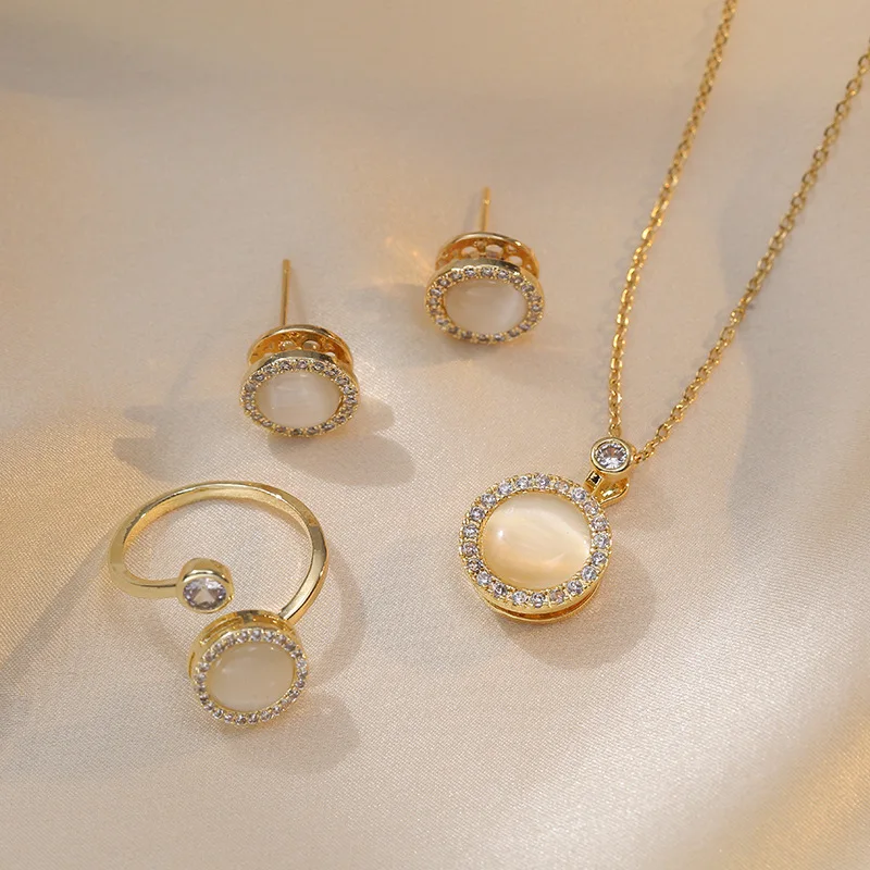Women's Fashionable Titanium Steel Necklace Luxury Zirconia Design Pattern Rotatable Cat's Eye Stone Light Stylish Jewelry Set
