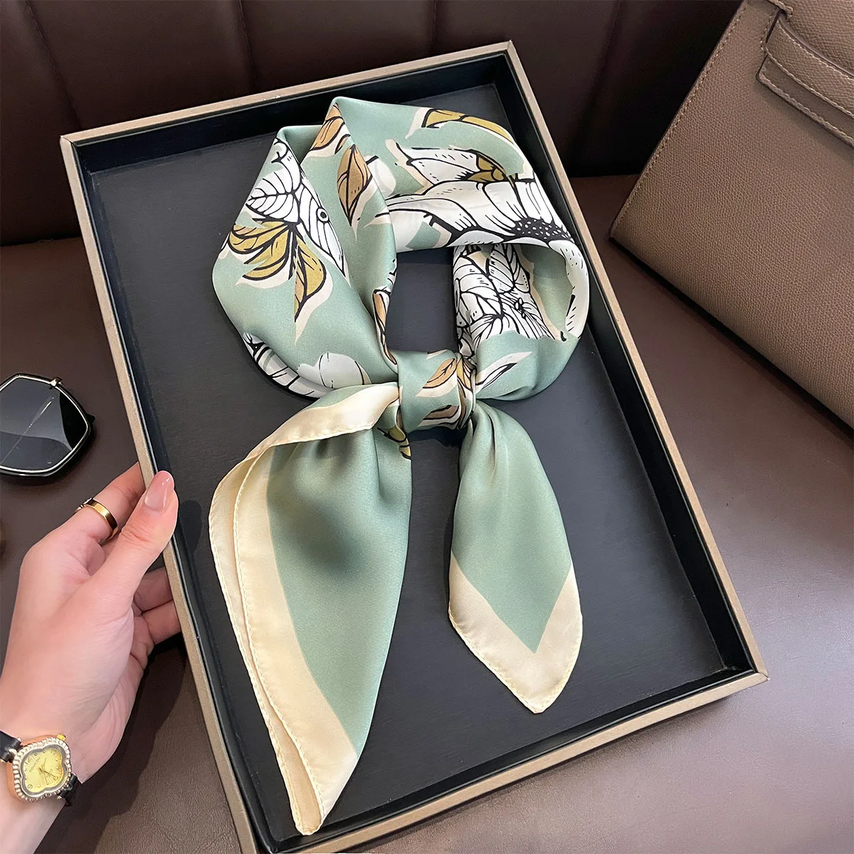 Wholesale Elegant Small Scarf for Women Hair Tie 70*70cm Head Neck Imitation Silk Printed Scarf Office Small Square Hijabs