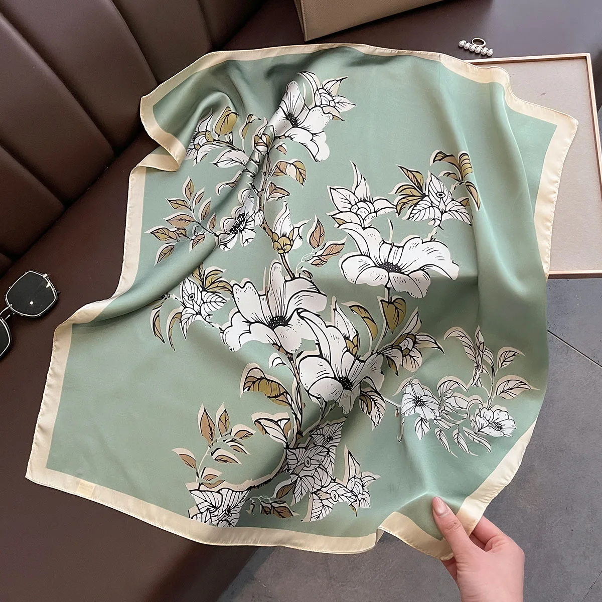 Wholesale Elegant Small Scarf for Women Hair Tie 70*70cm Head Neck Imitation Silk Printed Scarf Office Small Square Hijabs