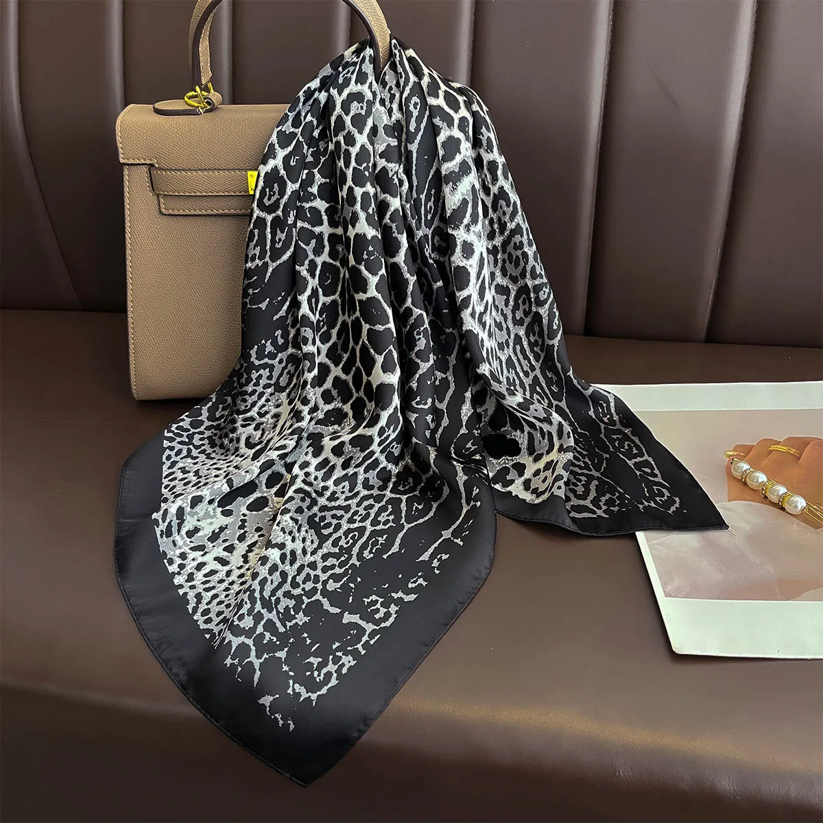 spring summer Square Leopard Print Hijab for Women Muslim Shawl Light Weight Soft imitation silk Scarf fashion Headscarf