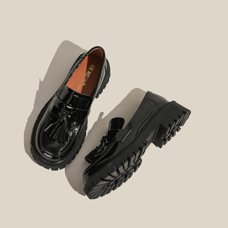 حذاء جلدي بتصميم بريطاني مع قطع عميق نسائي، حذاء ر...