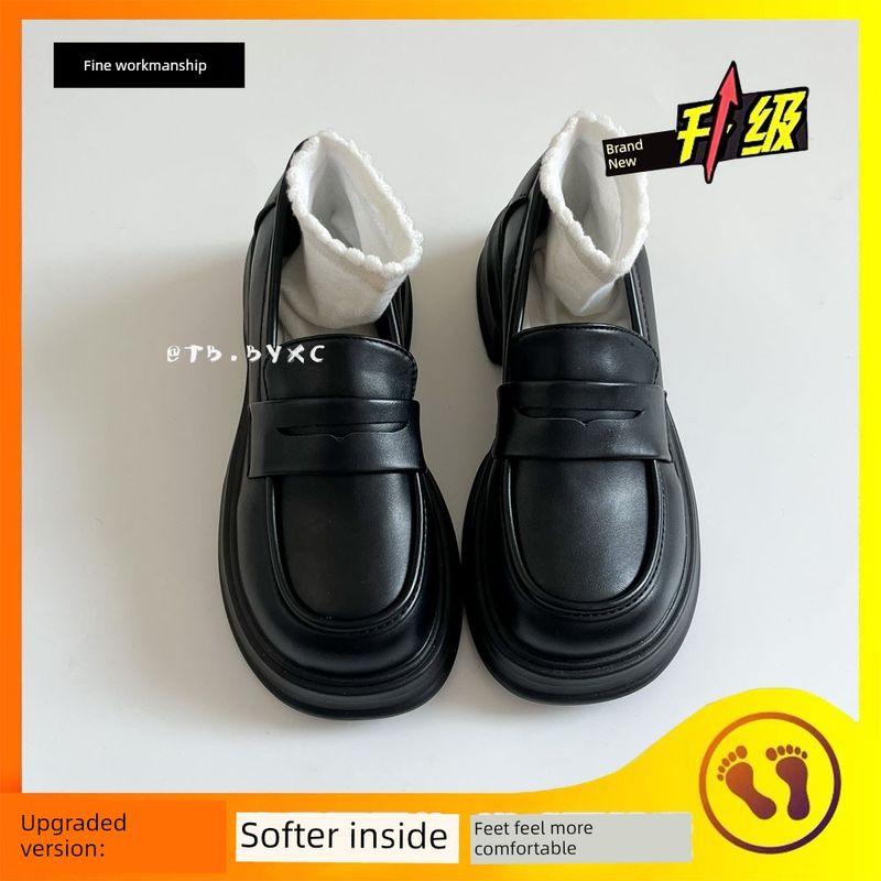 أحذية رسمية قديمة ذات عقب سميك ولون أسود وطراز أنف...