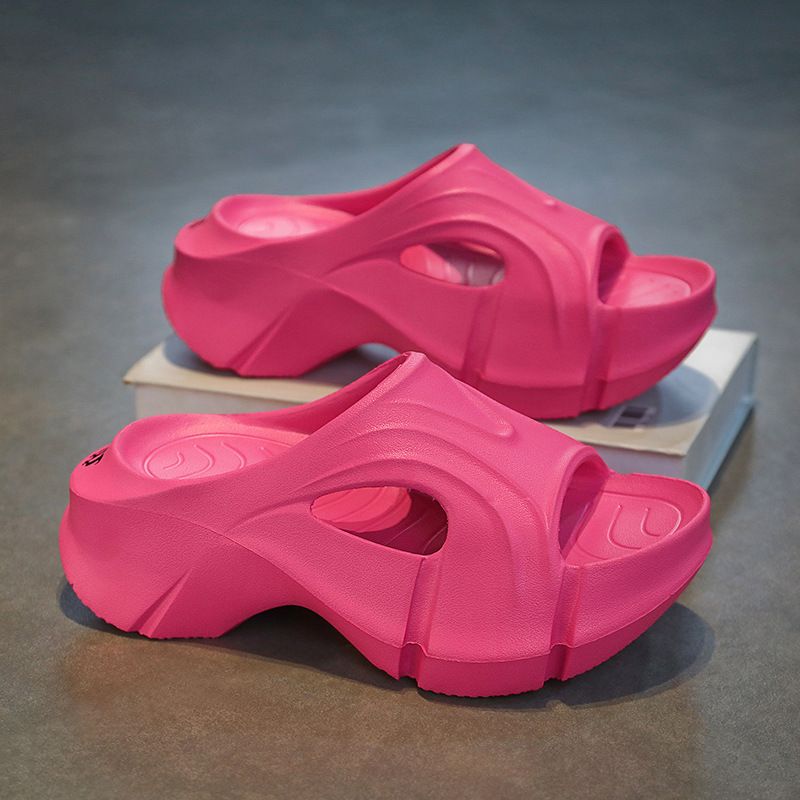 الصندل للنساء لارتدائه خارج المنزل في الصيف 2024 أ...