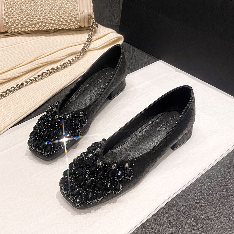 أحذية نسائية ذات كعب سميك مرصعة برّفات لعروس 2025،...