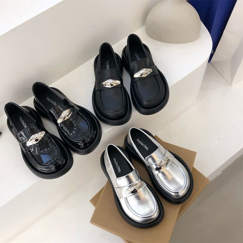 صنادل نسائية فاخرة جديدة لخريف 2024، ذات أربطة معد...