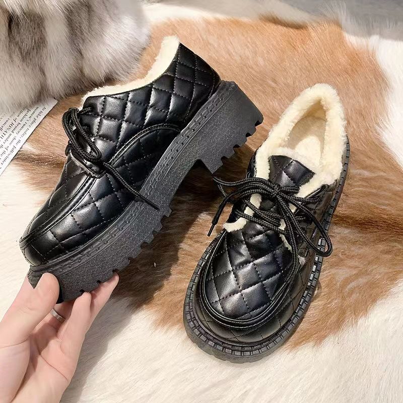 نسخة كورية من ليفو للنساء في الشتاء 2024، حذاء جدي...
