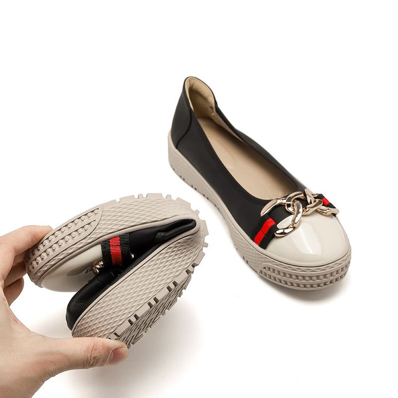 بروفانو بالأسلوب البريطاني، أطراف مستديرة، حزام مع...