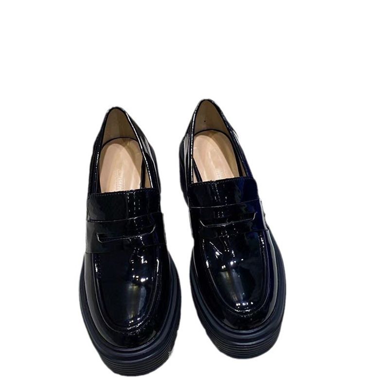 أحذية رياضية بيضاء بنعل سميك ونعل سميك، متعددة الا...