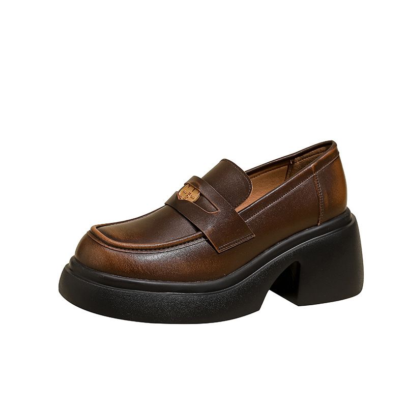 منصة جديدة للعرائس باللون الأسود مع كعكة مطابقة من...