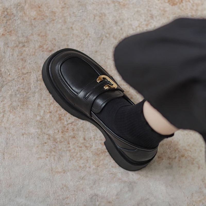 الإنجليزية وأحذية جلدية صغيرة للنساء في خريف 2024،...