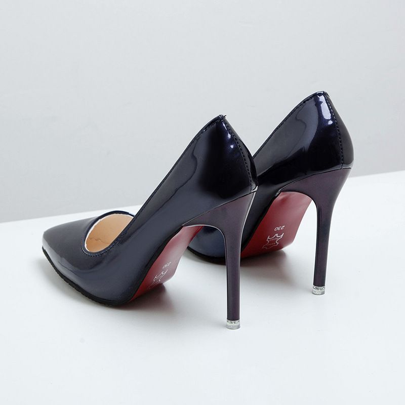 حذاء نسائي جديد لربيع 2023 بلون صافٍ وتصميم فم بار...