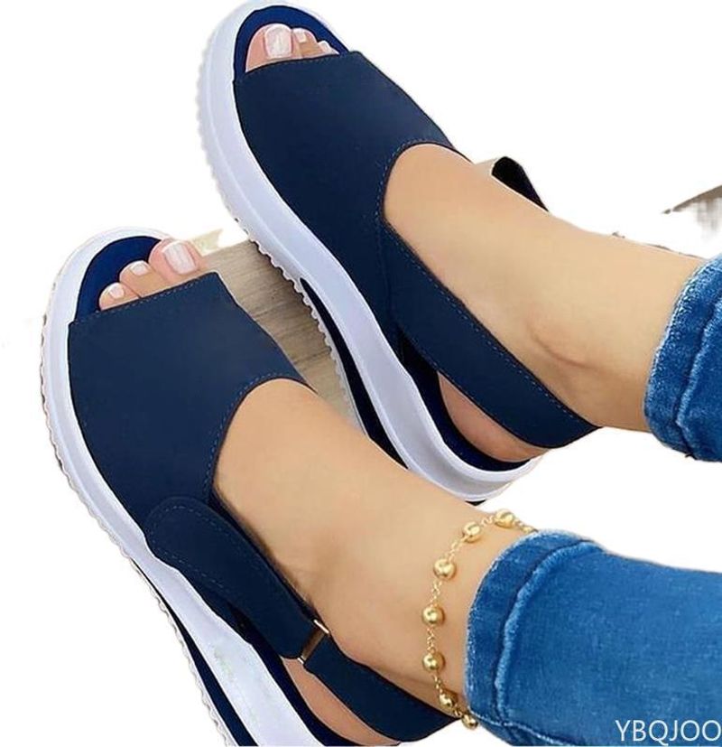 أحذية النساء الصيفية الجديدة قابلة للتنفس ذات الكع...