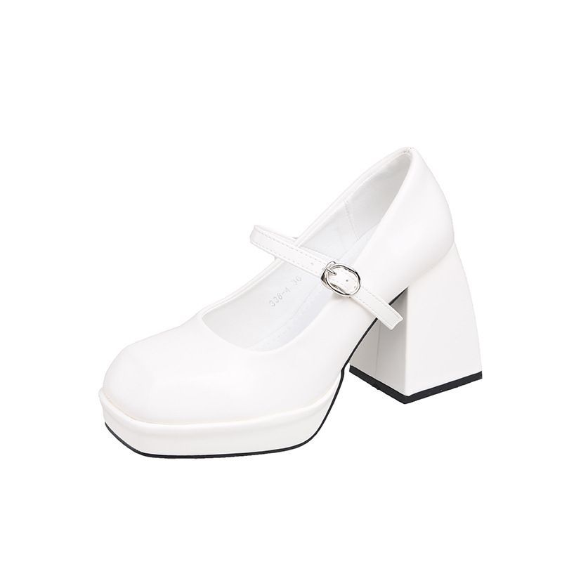 حذاء نسائي كلاسيكي ذو رأس مربع وعقب سميك مع بُuckl...