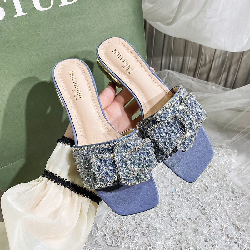 العربية: صنادل مرصعة بالكريستال للصيف لملابس النسا...