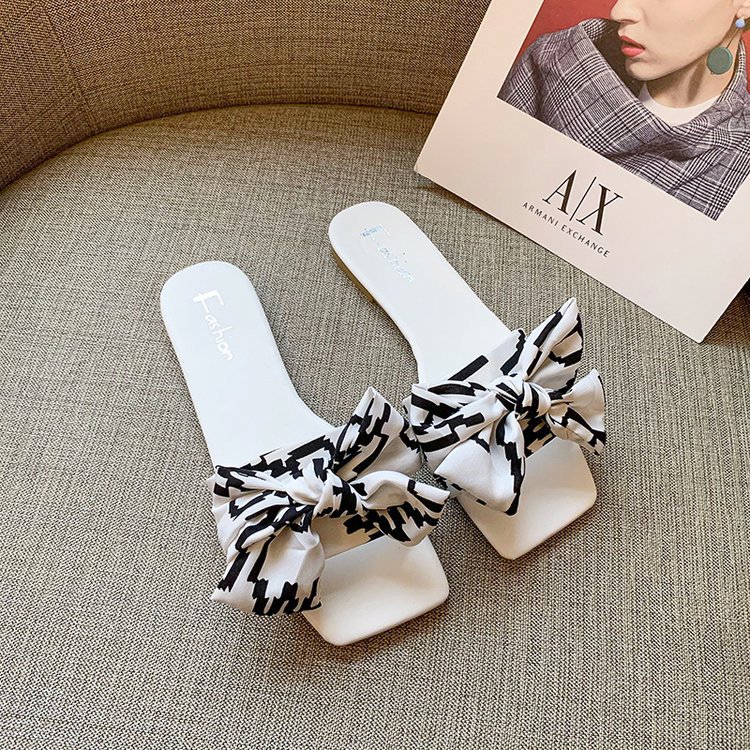 حجم كبير قاع مسطح لارتداء الخارجي. صنادل نسائية جد...