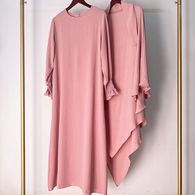 مجموعة ملابس نسائية من قطعتين