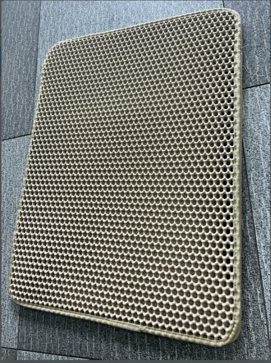 Cat litter mat with enhanced filtration to prevent litter from being spread outside, double-layer cat litter mat for cleanup and litter control.