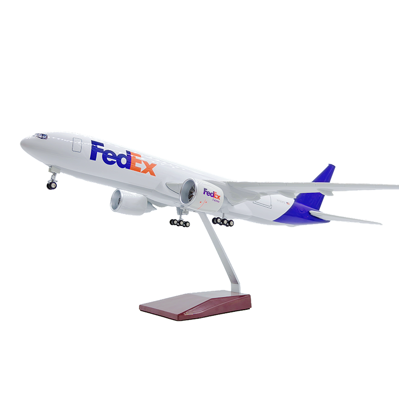 The 1:135 scale Boeing 777 FedEx Alloy Aircraft Model is available for collection and gifting