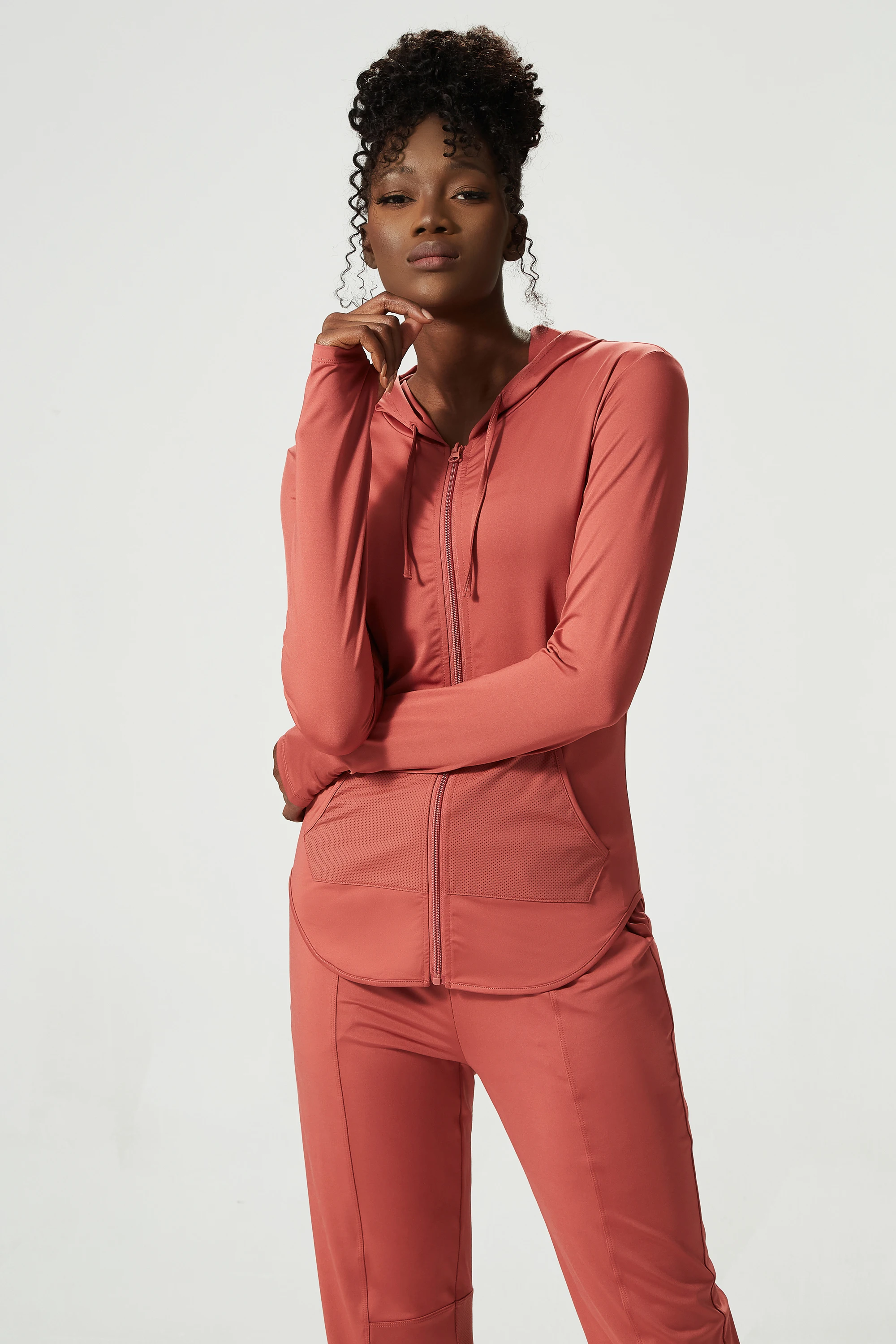 Women's Long Sleeve Geometric Fitness Trainer Jacket Customizable Logo Elastic Waist Gym Set in Spandex/Nylon OEM Supply