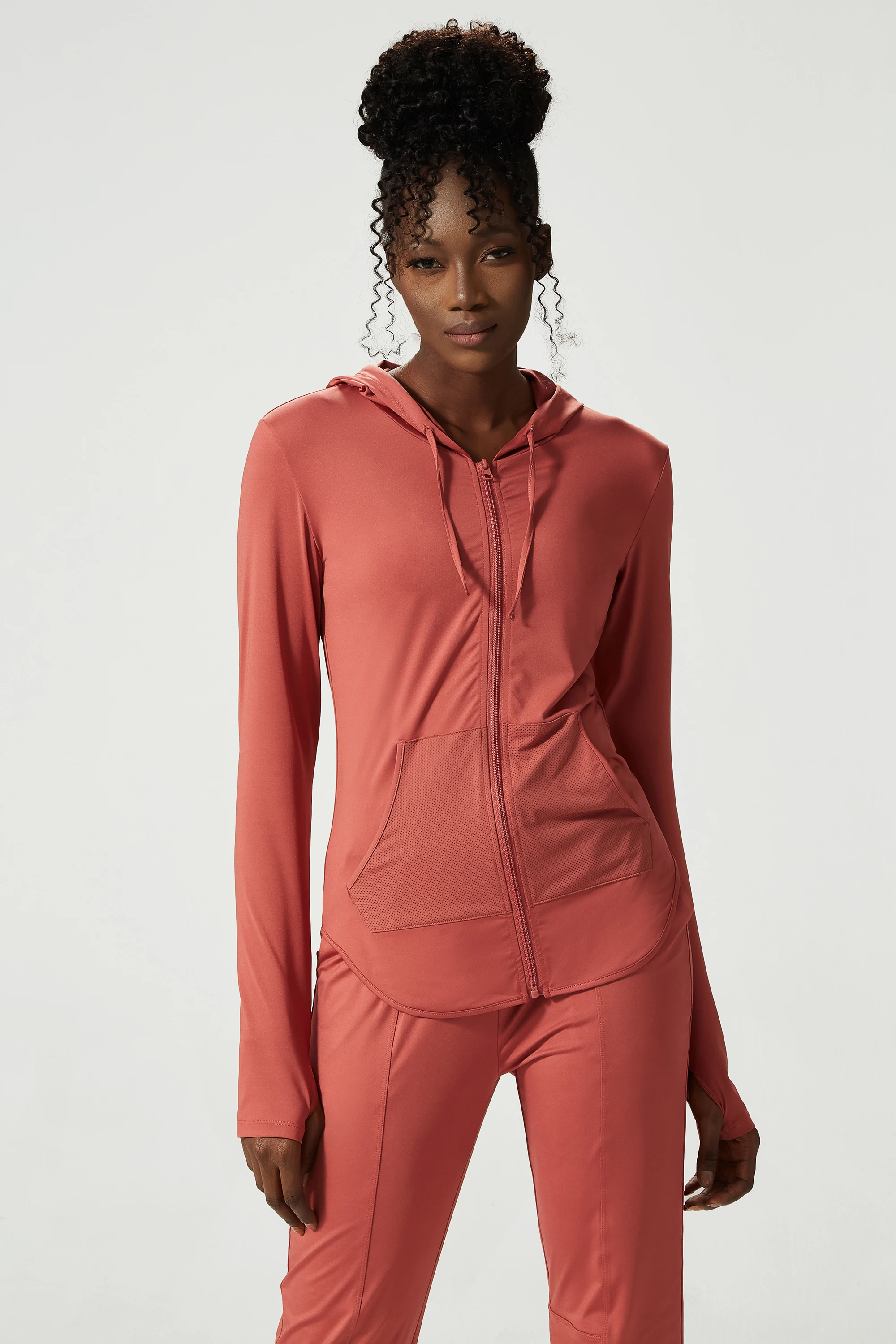 Women's Long Sleeve Geometric Fitness Trainer Jacket Customizable Logo Elastic Waist Gym Set in Spandex/Nylon OEM Supply