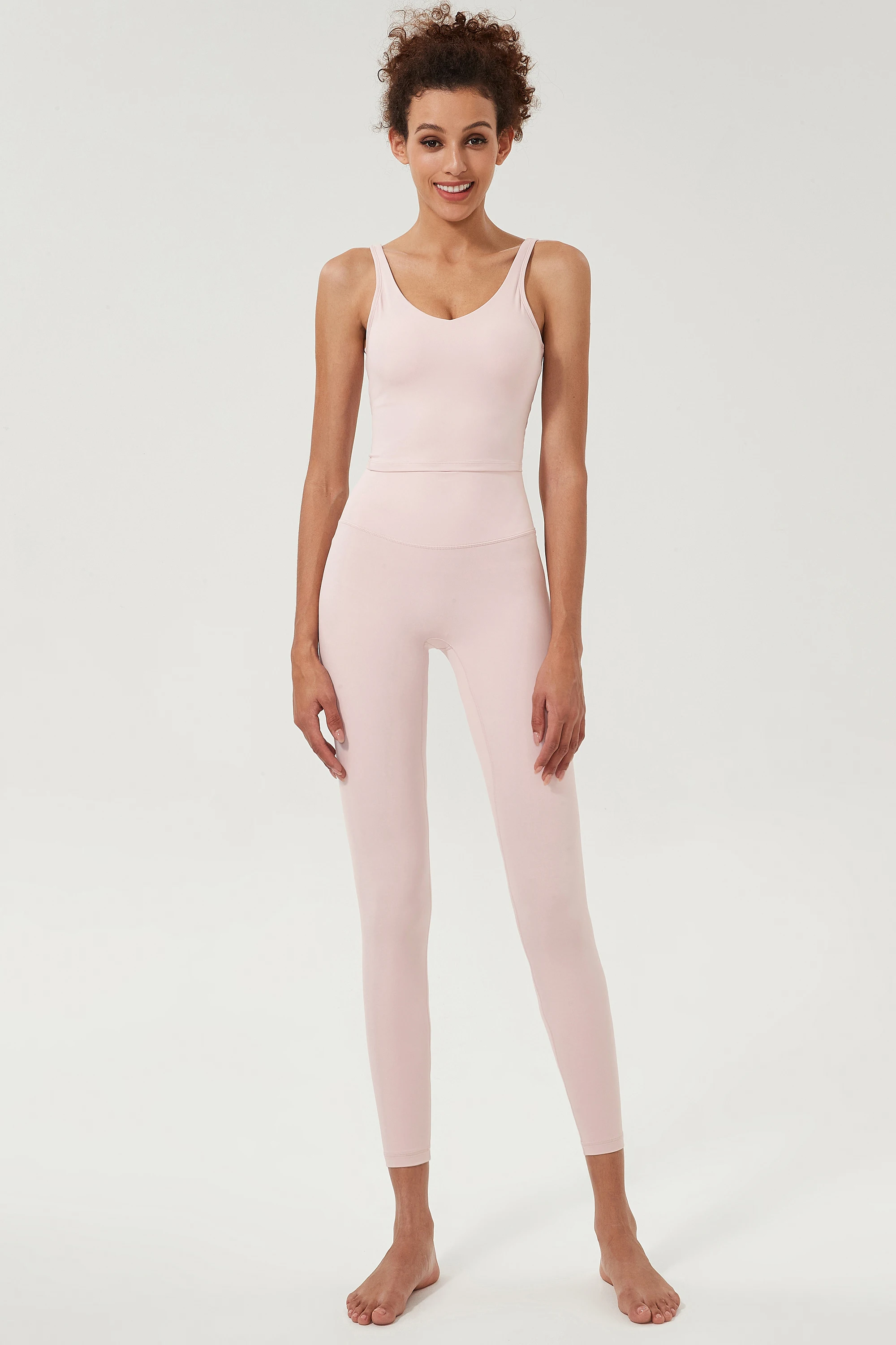 Premium High Quality Woman's Gym Fitness Active Yoga Sets Breathable Sustainable Yoga Suits Shock-Absorbent Yoga Gear for Adults