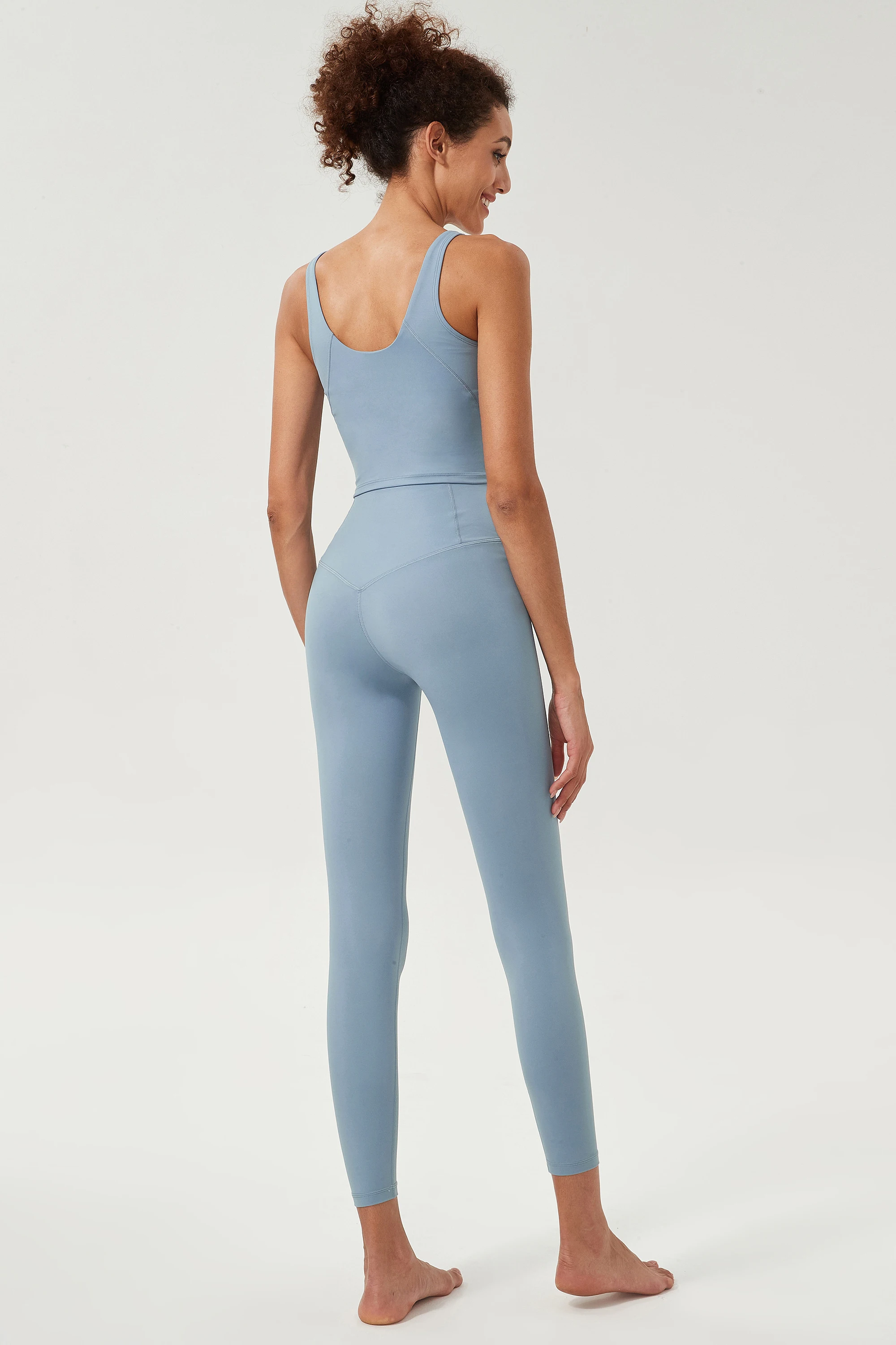 Premium High Quality Woman's Gym Fitness Active Yoga Sets Breathable Sustainable Yoga Suits Shock-Absorbent Yoga Gear for Adults